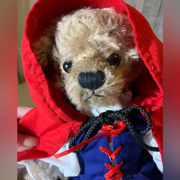 Annette Funicello Collectible Bear Co. Red Riding Hood w basket 12” all original - Picture 15 of 15